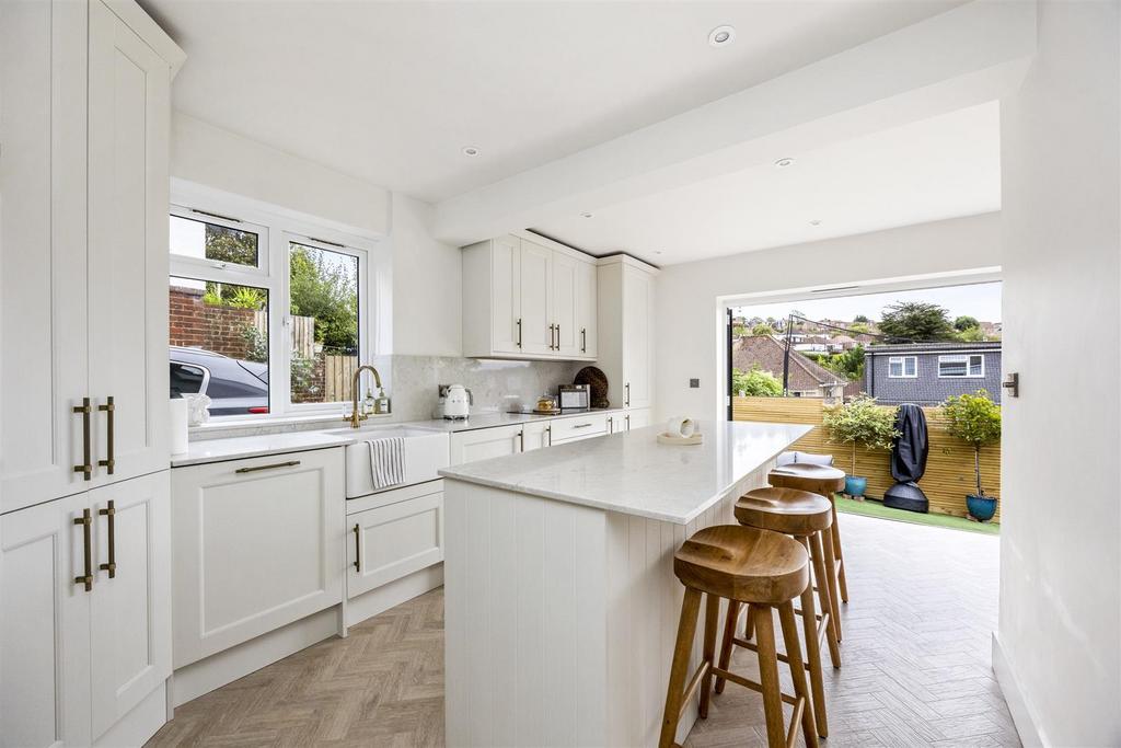 House in Brighton, Hollingbury - View 2