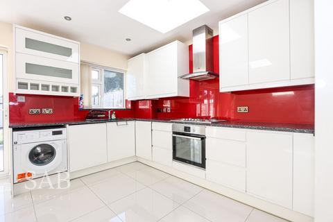 4 bedroom terraced house to rent, Glamis Crescent, Hayes, UB3