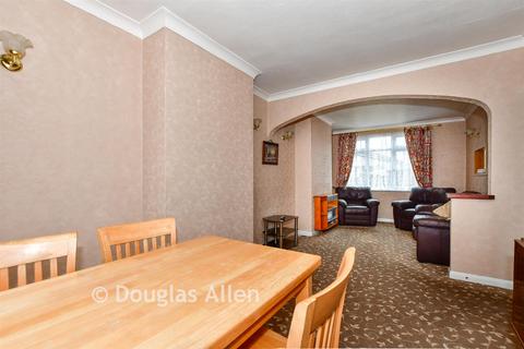 3 bedroom end of terrace house for sale, Upminster Road South, Rainham RM13