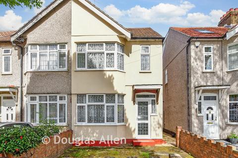 3 bedroom end of terrace house for sale, Upminster Road South, Rainham RM13