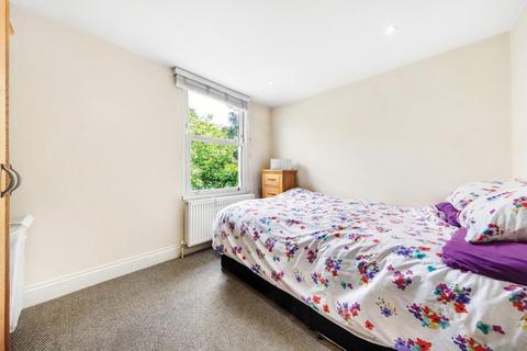 2 bedroom flat to rent, Ashmere Grove, SW2