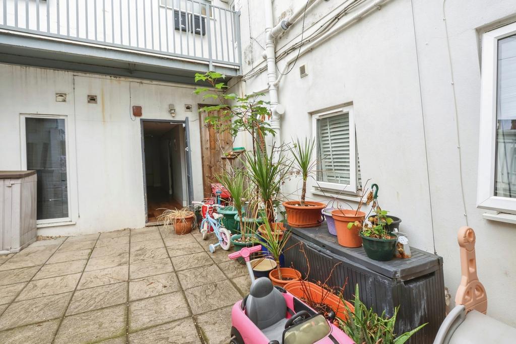 Apartment in Dorset - View 2