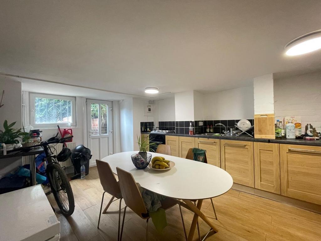 House in Leeds - View 3