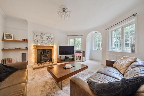 3 bedroom bungalow for sale, Lymington Road, Highcliffe, Christchurch, BH23