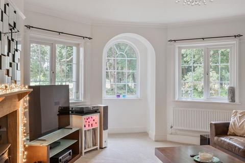 3 bedroom bungalow for sale, Lymington Road, Highcliffe, Christchurch, BH23