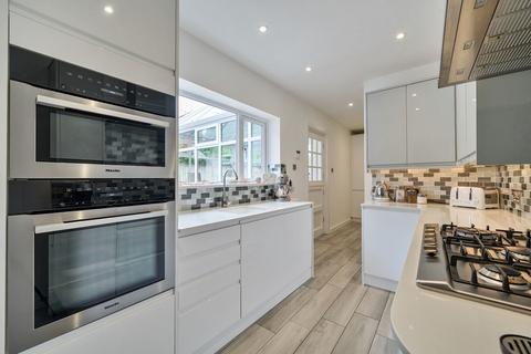 3 bedroom bungalow for sale, Lymington Road, Highcliffe, Christchurch, BH23