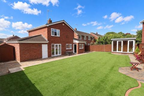 3 bedroom detached house for sale, Manor Road, Westminster Park CH4