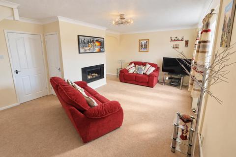 3 bedroom detached house for sale, Manor Road, Westminster Park CH4