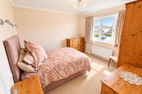 3 bedroom detached house for sale, Manor Road, Westminster Park CH4