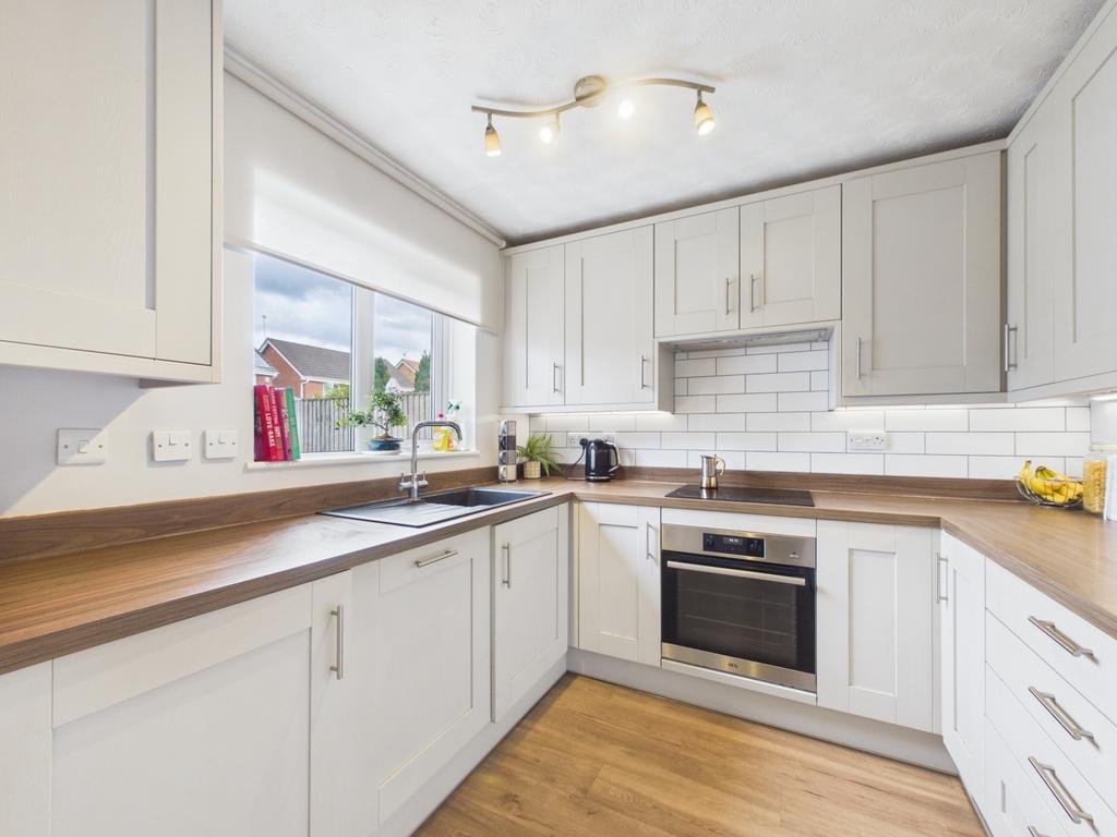 House in Broxtowe, Nottinghamshire - More