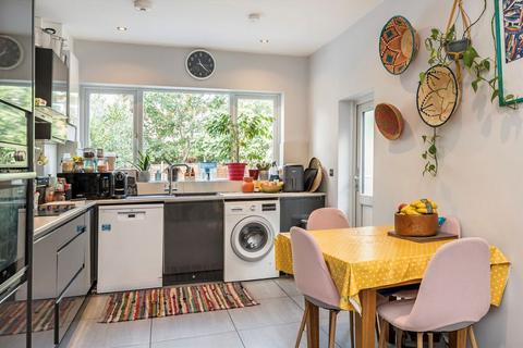 4 bedroom terraced house to rent, Benin Street, Lewisham