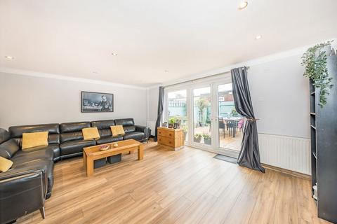 3 bedroom house for sale, Allingham Close, London W7