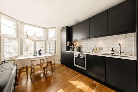 2 bedroom flat for sale, Leander Road, London SW2