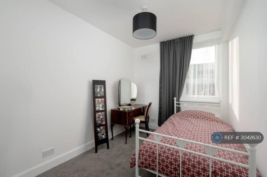 House in Edinburgh - More