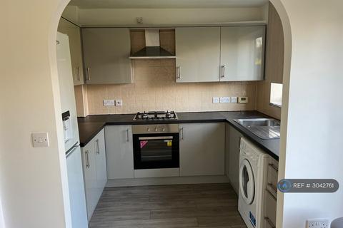 4 bedroom semi-detached house to rent, Godwin Way, Stoke-On-Trent, ST4