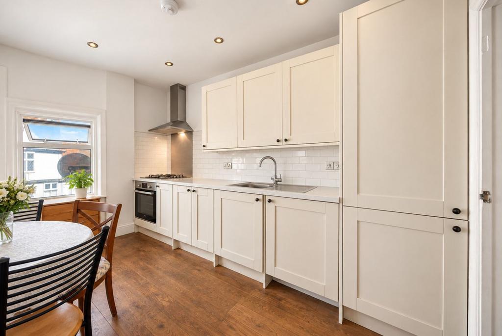 Apartment in London - View 3