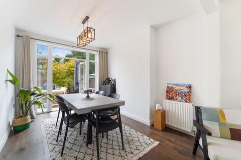 3 bedroom terraced house for sale, Ardrossan Gardens, Worcester Park, KT4