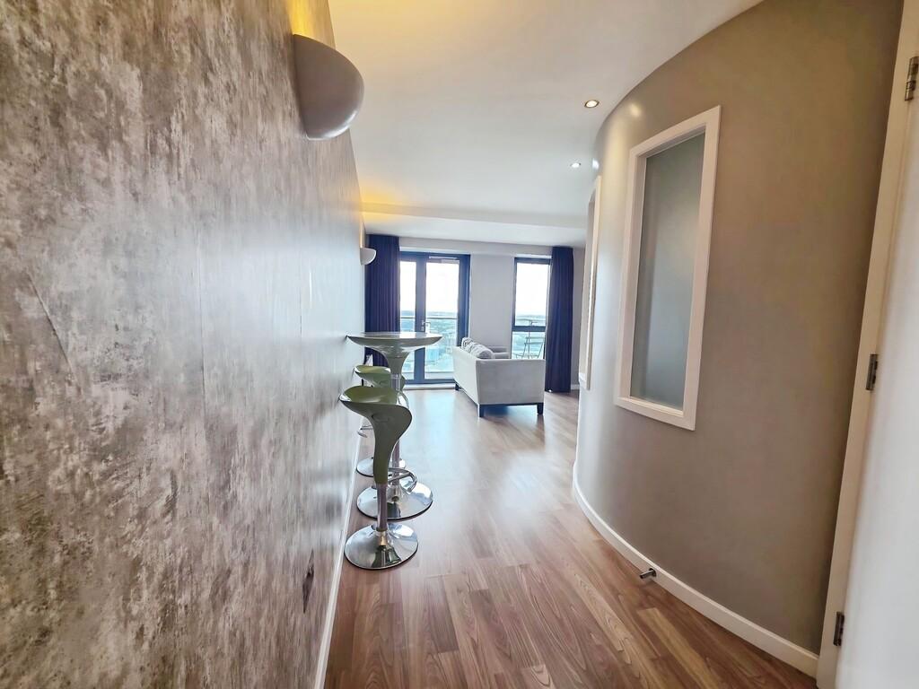 Apartment in Leeds, West Yorkshire - View 3