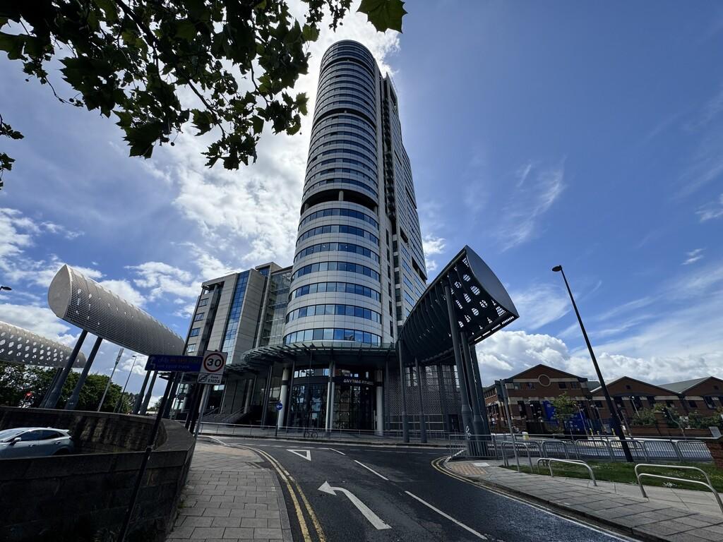 Apartment in Leeds, West Yorkshire - View 4