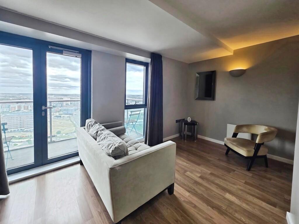 Apartment in Leeds, West Yorkshire - More