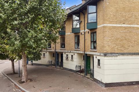 4 bedroom townhouse for sale, Silvertown, London E16