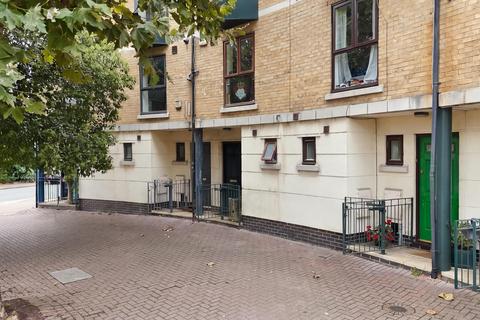 4 bedroom townhouse for sale, Silvertown, London E16