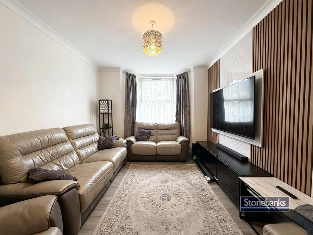 House in Uxbridge - View 2