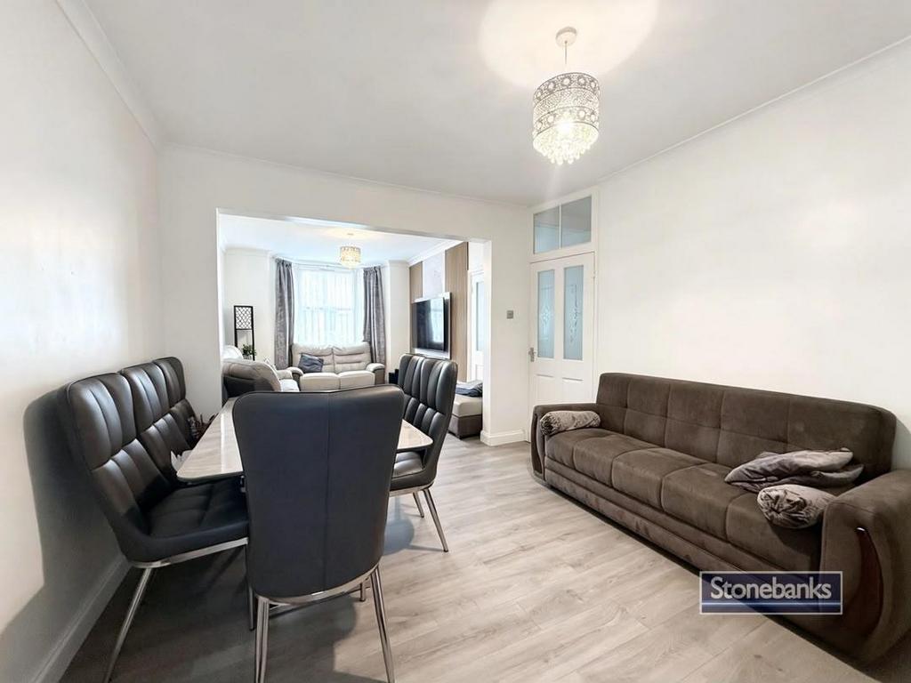 House in Uxbridge - View 3