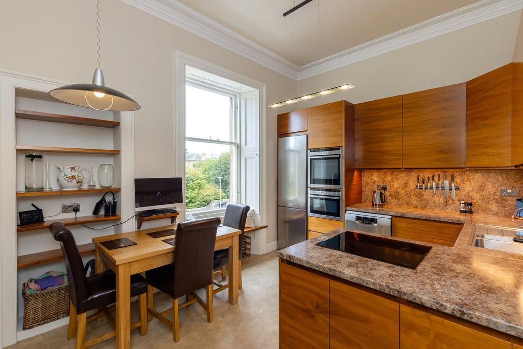 Apartment in Edinburgh - More