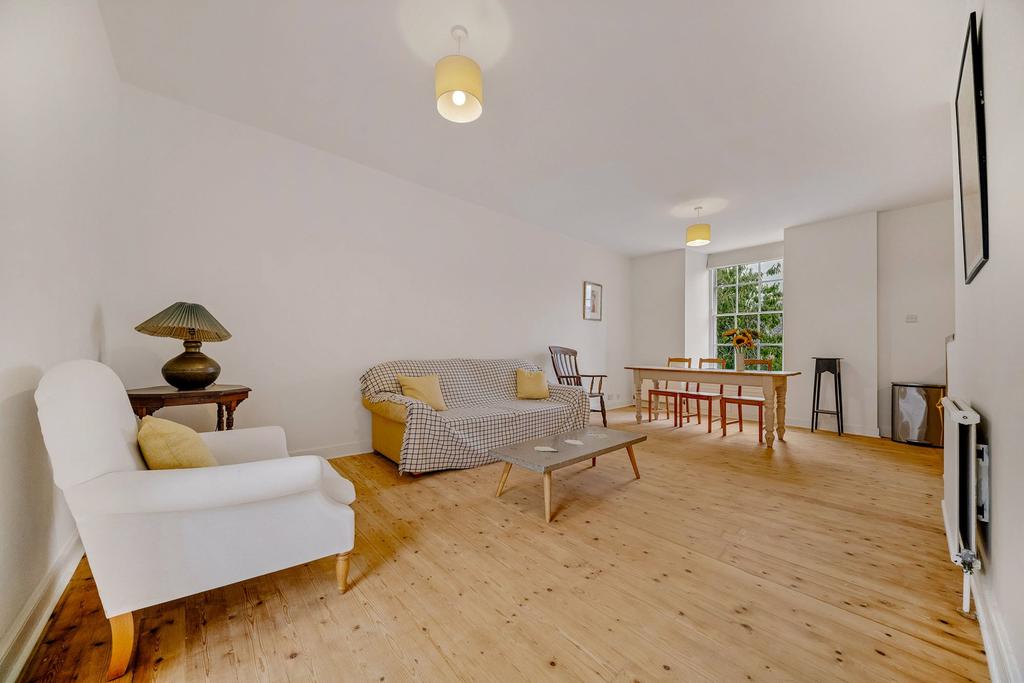 Apartment in Edinburgh - View 3