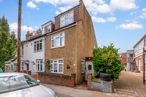 3 bedroom end of terrace house for sale, Lewes Road, Bromley