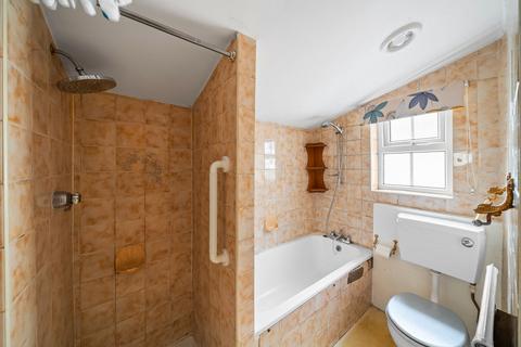 3 bedroom end of terrace house for sale, Lewes Road, Bromley