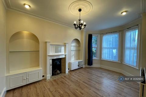 3 bedroom end of terrace house to rent, South Hill Avenue, South Harrow, HA2