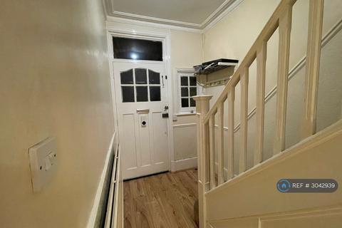 3 bedroom end of terrace house to rent, South Hill Avenue, South Harrow, HA2