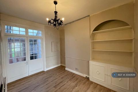 3 bedroom end of terrace house to rent, South Hill Avenue, South Harrow, HA2