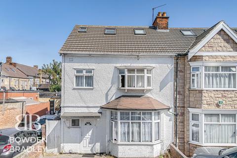 4 bedroom end of terrace house for sale, Cranley Drive, Ilford, IG2