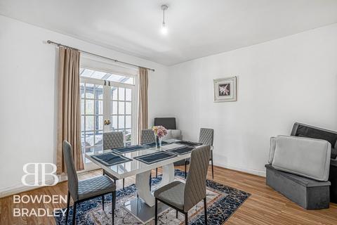 4 bedroom end of terrace house for sale, Cranley Drive, Ilford, IG2