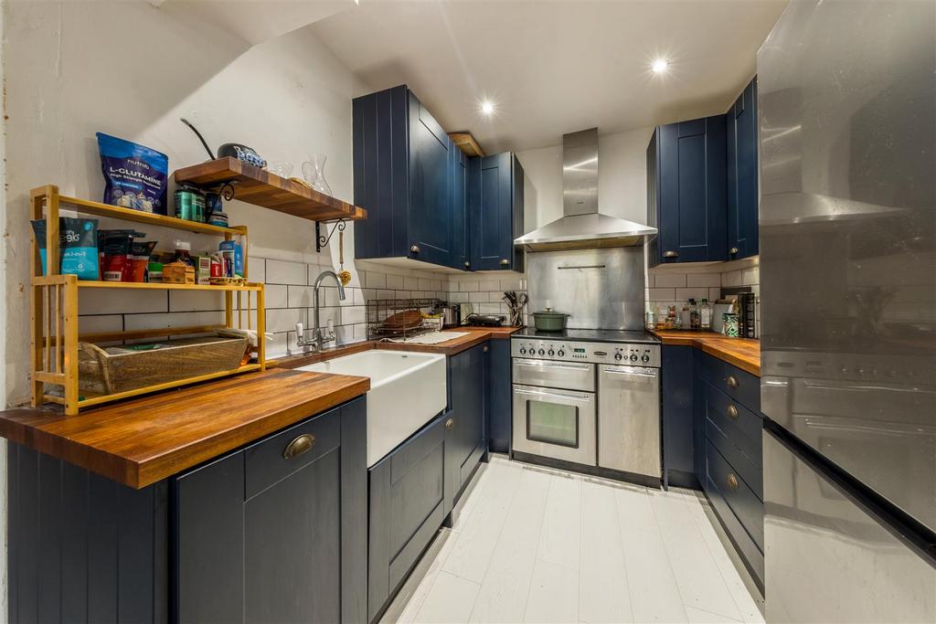 Apartment in Hove, Brunswick - View 3