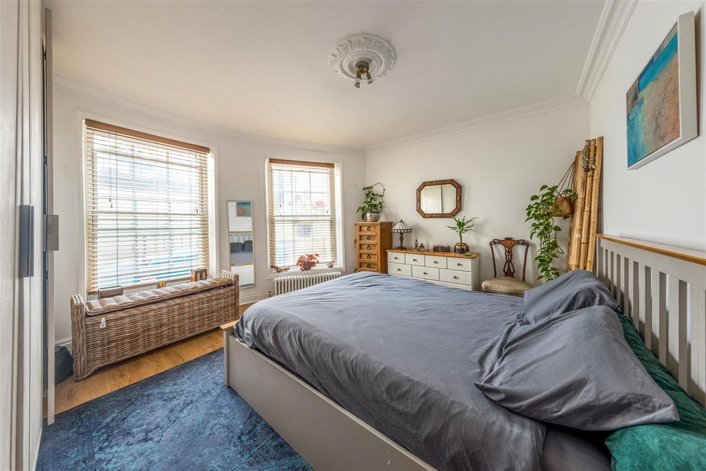 Apartment in Hove, Brunswick - More