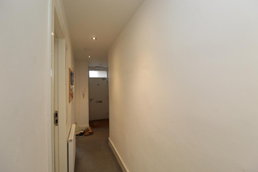 Apartment in Edinburgh - View 3