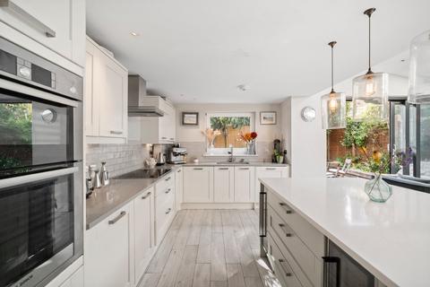 5 bedroom terraced house for sale, Octavia Street, London, SW11