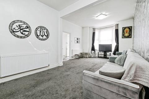 3 bedroom terraced house for sale, Dersingham Avenue, Manor Park, London, E12
