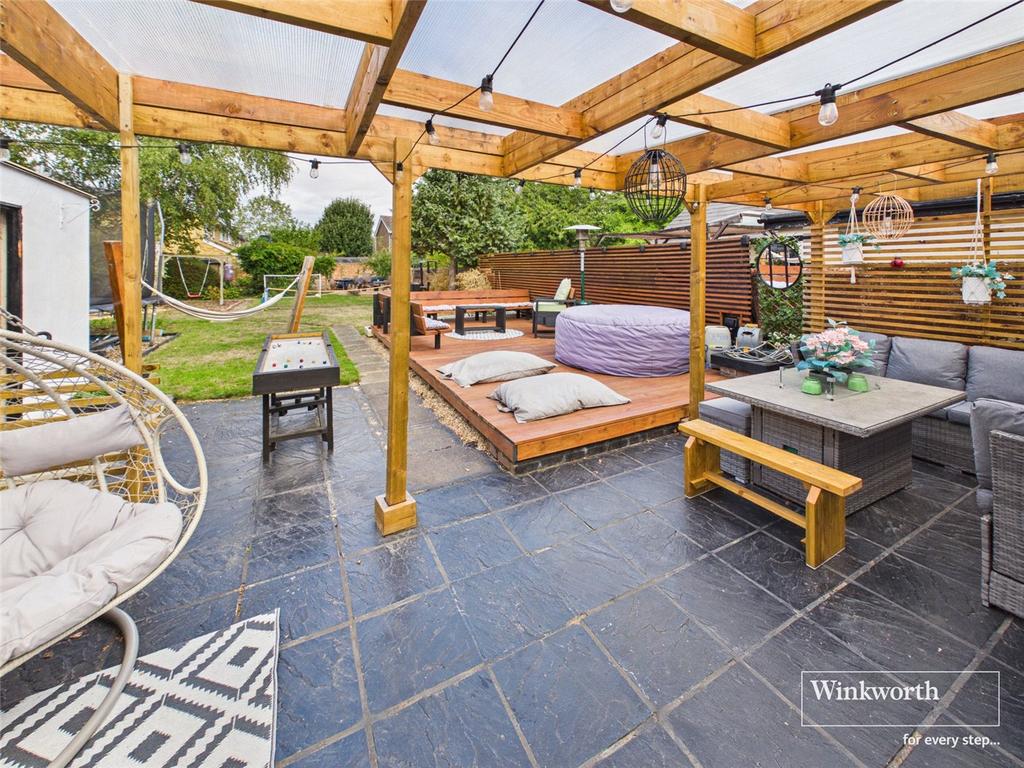 House in Reading, The Triangle, Tilehurst - View 2