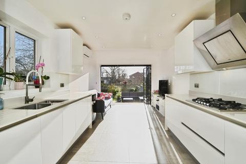 4 bedroom semi-detached house for sale, The Limes Avenue, London, N11