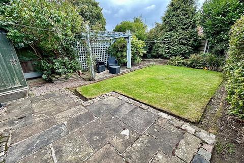 2 bedroom semi-detached house for sale, Bucklow Drive, Northenden, M22