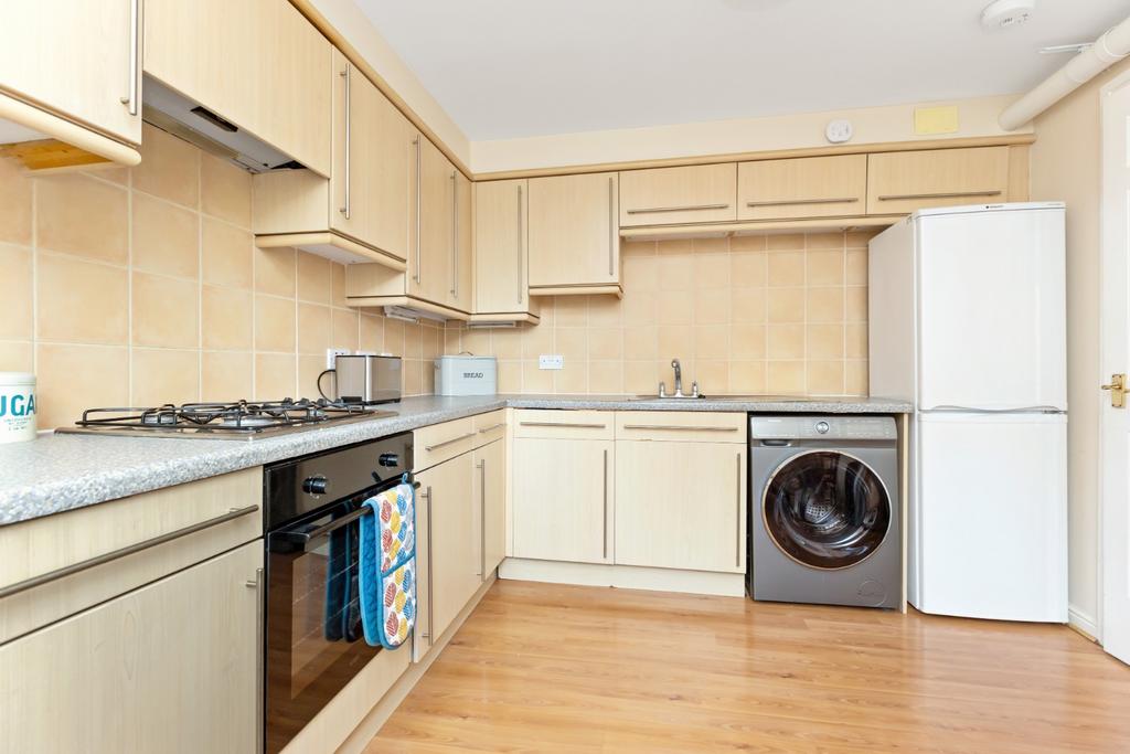 Apartment in Edinburgh, Leith Central - View 4