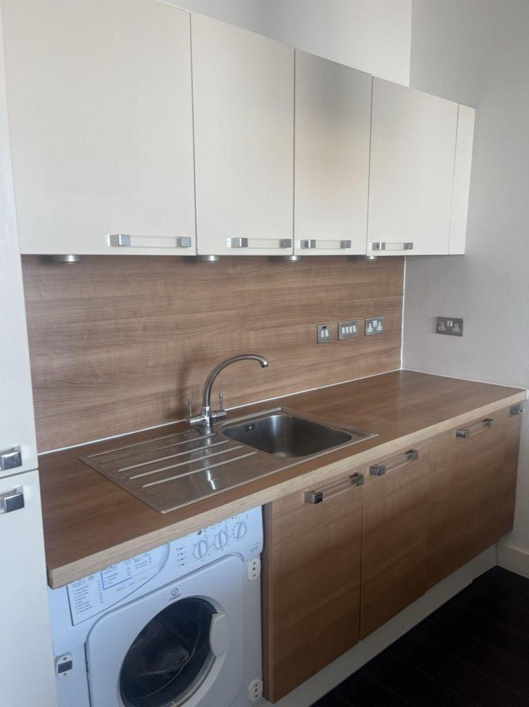 Apartment in Liverpool - View 4