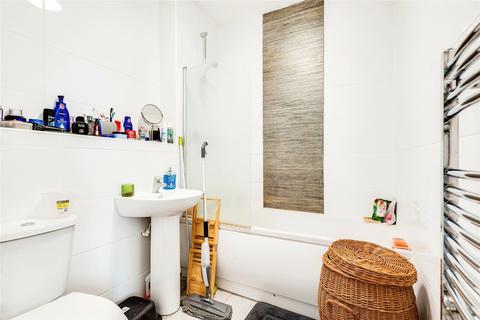 Studio for sale, Farnsby Street, Swindon, Wiltshire, SN1