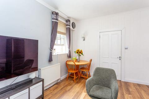 undefined, 94/3 Causewayside, Edinburgh,, EH9 1PU