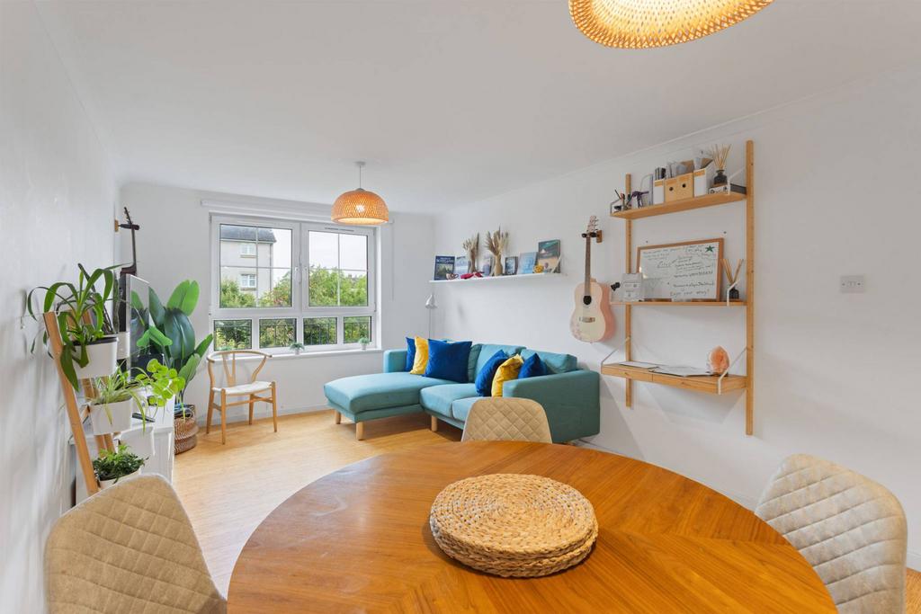 Apartment in Edinburgh, Leith Central - View 3
